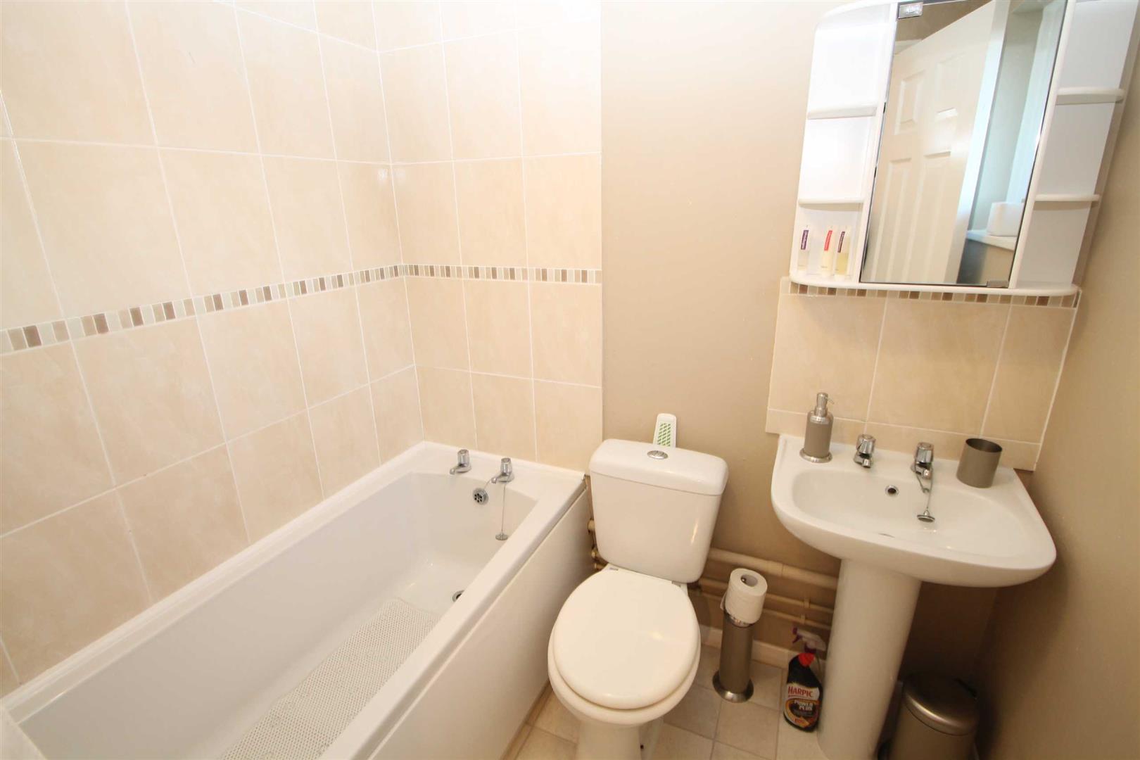 1 bed property in Pomander Crescent, Milton Keynes